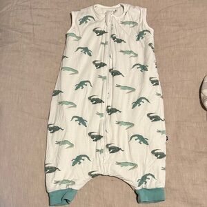 Kyte BABY Sleeveless Pajamas with Green Alligator Print
